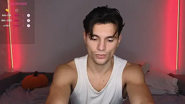 Snapshot of denlover1 chatting on 11/29/25, 01:19 denlover1 online show from 11/29/25, 01:19