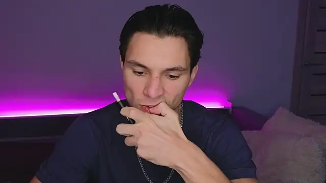 Snapshot of denlover1 chatting on 02/21/26, 08:26 denlover1 online show from 02/21/26, 08:26