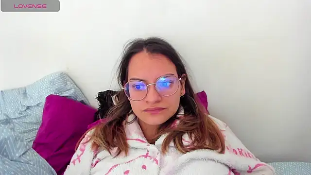 Angie Pirss online show from 12/15/25, 03:05