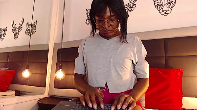 candy lovee69 online show from 03/20/25, 02:08