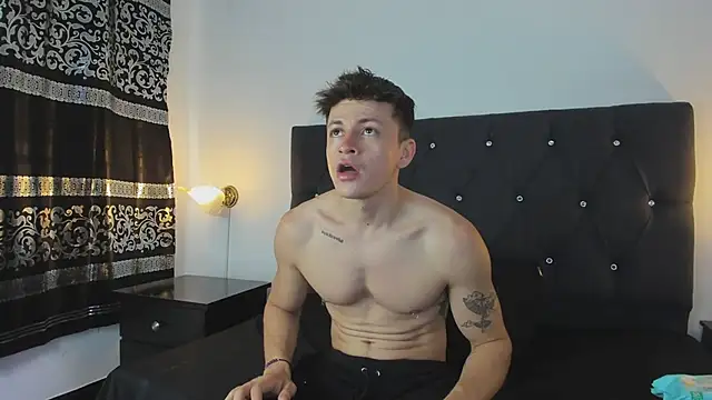 Angel Cuervo online show from 02/10/25, 07:49