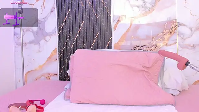 Snapshot of Alyson-a chatting on 10/09/25, 12:36 Alyson-a online show from 10/09/25, 12:36