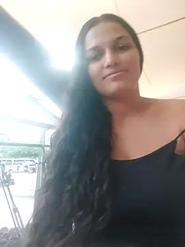 girl milk1 online show from 02/04/25, 10:34