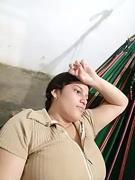 girl milk1 online show from 09/30/25, 11:32