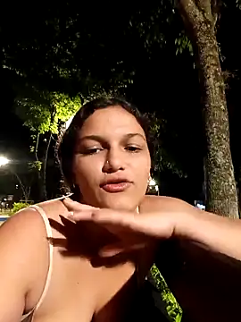 girl milk1 online show from 10/27/25, 11:41