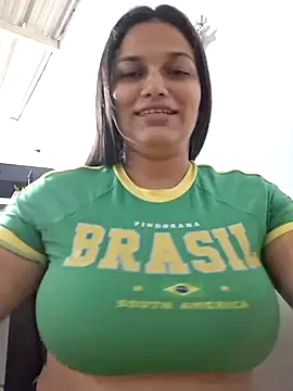 girl milk1 online show from 02/07/26, 11:52