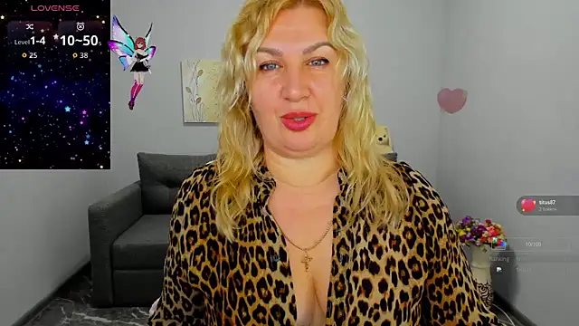 Lili Crossi online show from 11/11/25, 06:35