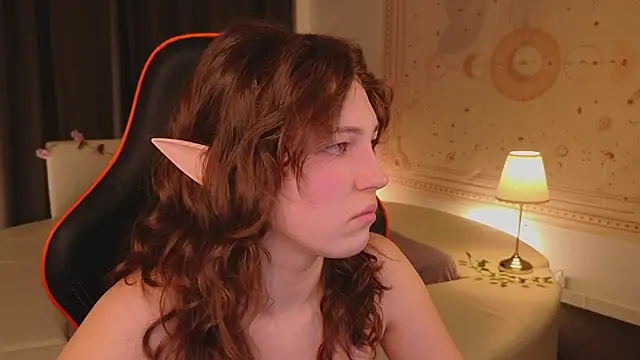Snapshot of cherry_lea chatting on 02/21/25, 06:37 cherry lea online show from 02/21/25, 06:37