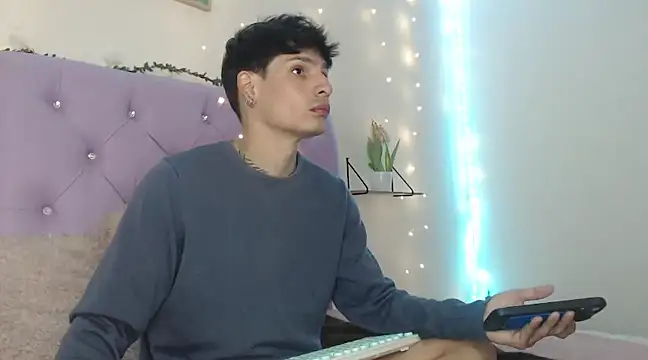 Apolo Hidalgo01 online show from 03/02/25, 04:42