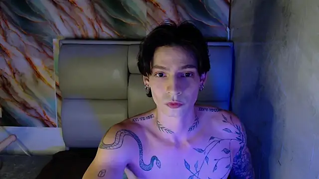 Apolo Hidalgo01 online show from 10/05/25, 03:27