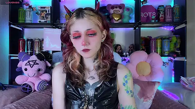 Snapshot of _Devill_Baby chatting on 06/05/26, 06:57 Devill Baby online show from 06/05/26, 06:57