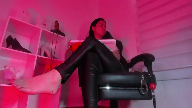 charlotte joliedart online show from 02/03/26, 10:15