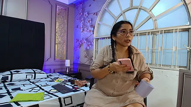 mature bigass   online show from 12/17/25, 11:38