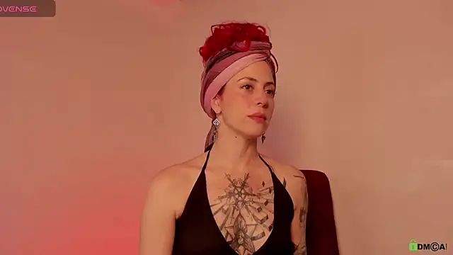 Snapshot of Borbala_Iggy chatting on 12/03/24, 09:45 Borbala Iggy online show from 12/03/24, 09:45