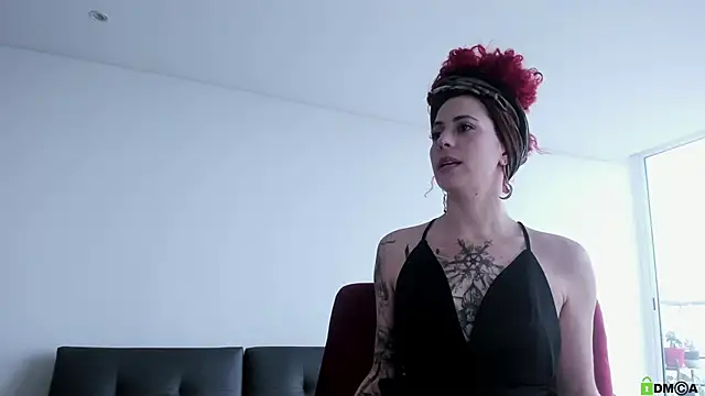 Snapshot of Borbala_Iggy chatting on 02/08/25, 02:16 Borbala Iggy online show from 02/08/25, 02:16