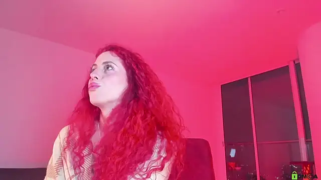 Snapshot of Borbala_Iggy chatting on 02/12/25, 09:42 Borbala Iggy online show from 02/12/25, 09:42