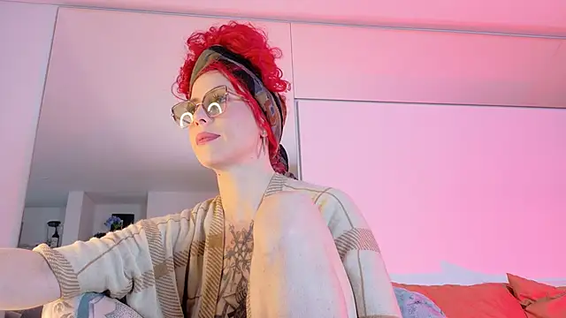 Snapshot of Borbala_Iggy chatting on 10/05/25, 07:23 Borbala Iggy online show from 10/05/25, 07:23