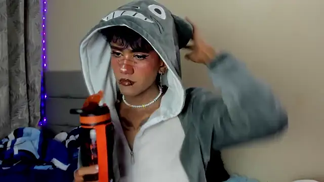 andrew uwu  online show from 12/21/25, 12:29