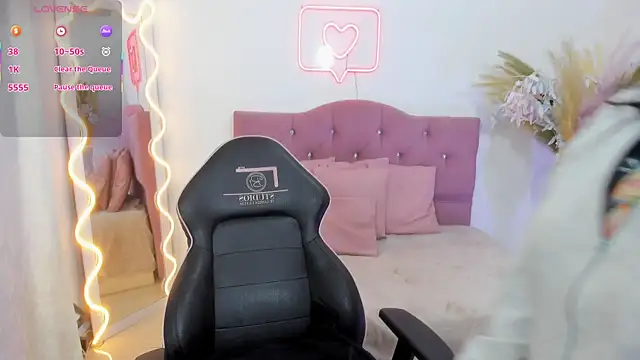 kendra tay online show from 11/29/25, 03:09