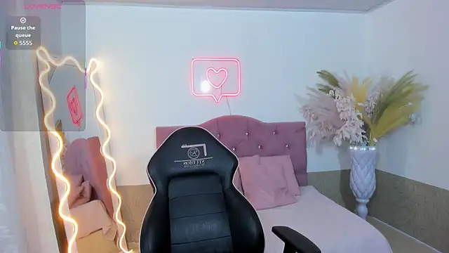 kendra tay online show from 12/21/25, 03:13