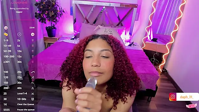 Daphnne tay online show from 02/26/25, 09:42