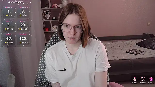 Snapshot of CassieJuice69 chatting on 10/22/25, 05:45 CassieJuice69 online show from 10/22/25, 05:45