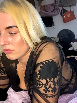 Barbie 26 online show from 11/30/25, 03:16