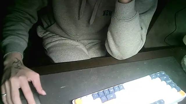 Snapshot of Ryan67533 chatting on 12/22/24, 01:55 Ryan67533 online show from 12/22/24, 01:55