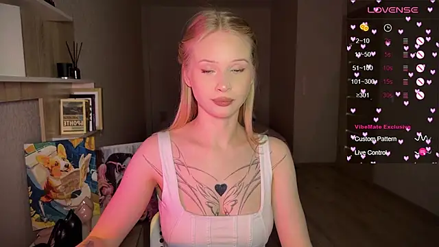 lisa barbie online show from 10/11/25, 06:28