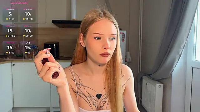 lisa barbie online show from 03/18/26, 09:23