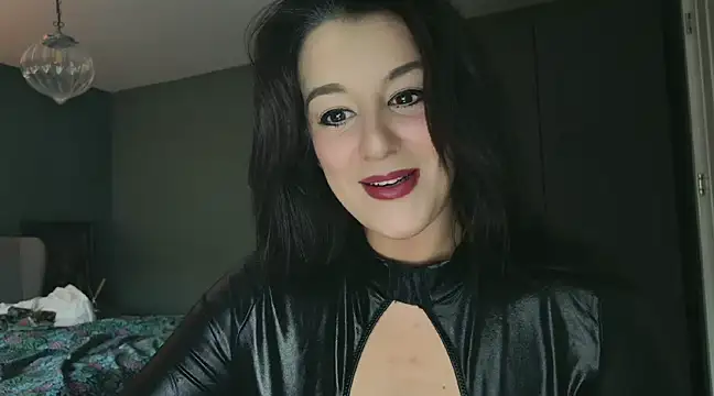 flatwhite0 online show from 12/18/24, 09:25