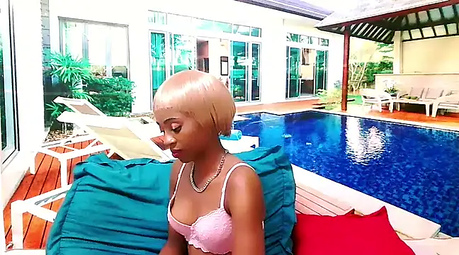 EbonyCreamy69 online show from 02/13/25, 03:39