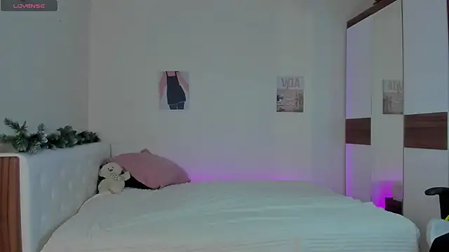 tender babyy online show from 01/28/25, 02:21