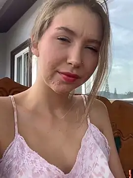 Snapshot of LinaSiren chatting on 12/07/24, 07:05 LinaSiren online show from 12/07/24, 07:05