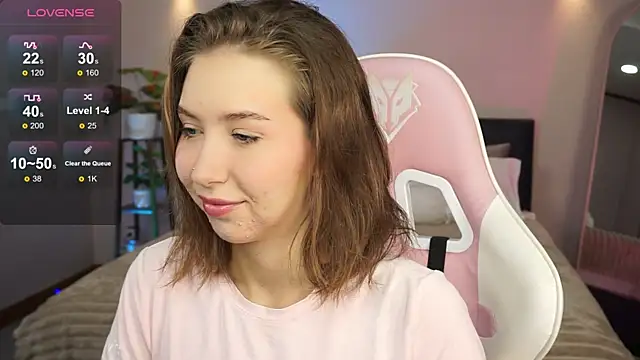 Snapshot of LinaSiren chatting on 12/13/24, 03:05 LinaSiren online show from 12/13/24, 03:05