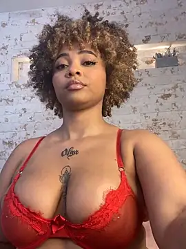 Snapshot of pamela_west chatting on 10/24/25, 02:46 pamela west online show from 10/24/25, 02:46