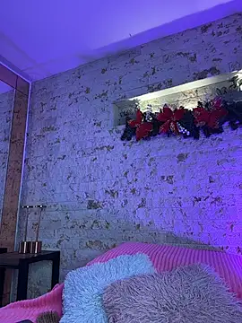 Snapshot of pamela_west chatting on 12/20/25, 07:32 pamela west online show from 12/20/25, 07:32