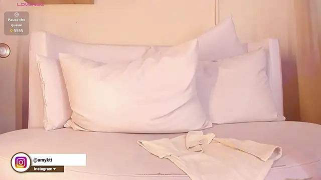 Snapshot of Amy_Kiitty_ chatting on 01/17/25, 11:51 Amy Kiitty  online show from 01/17/25, 11:51