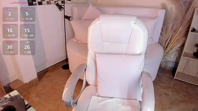 Snapshot of Amy_Kiitty_ chatting on 02/14/25, 11:09 Amy Kiitty  online show from 02/14/25, 11:09