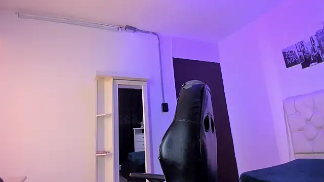 Snapshot of Amy_Kiitty_ chatting on 10/16/25, 12:50 Amy Kiitty  online show from 10/16/25, 12:50