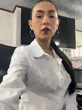 Amy Kiitty  online show from 04/07/26, 02:06