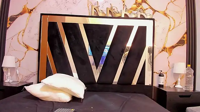 KarinaSimonz online show from 02/10/26, 07:18