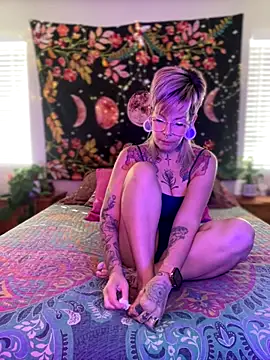 GoldieBakeman online show from 10/16/25, 04:08