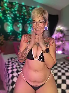 GoldieBakeman online show from 12/01/25, 05:18