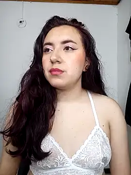 Emi chik online show from 01/04/25, 11:00