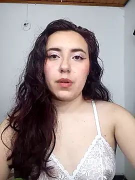 Emi chik online show from 01/11/25, 10:51