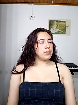 Emi chik online show from 01/16/25, 11:15