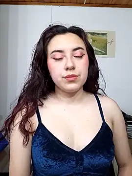 Emi chik online show from 03/22/25, 07:36