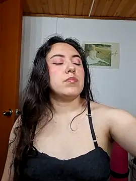 Emi chik online show from 04/29/26, 04:38