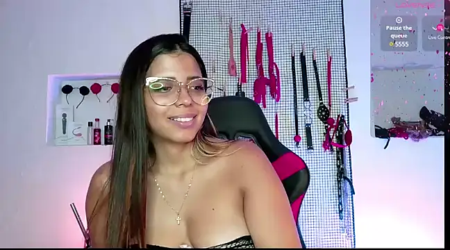 Snapshot of Megaan_Greey chatting on 01/13/25, 02:39 Megaan Greey online show from 01/13/25, 02:39